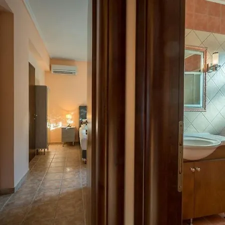 Superior Zante Clairy 3 Bedroom Private Pool Mouzaki فيلة